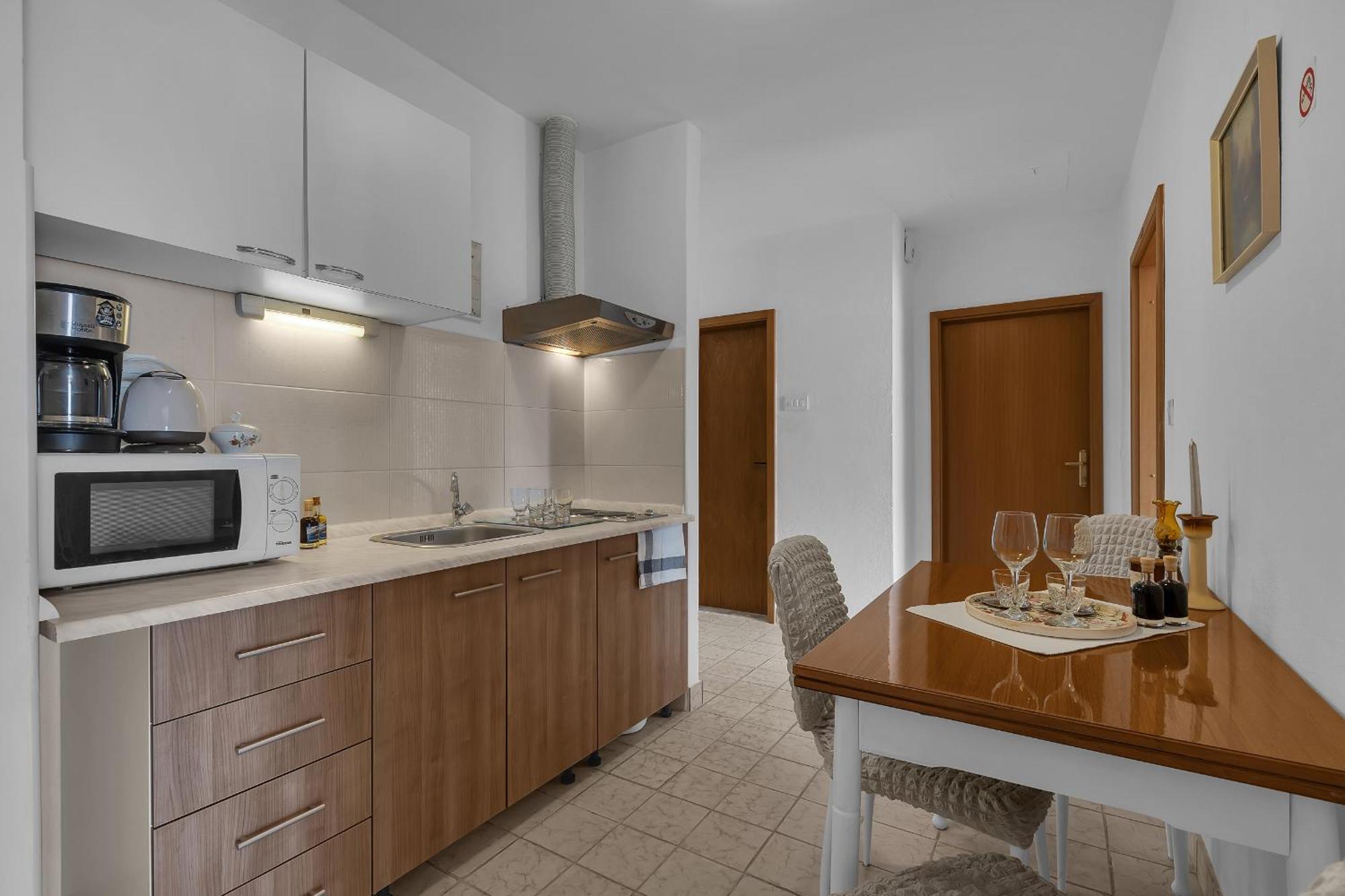 Apartment And Rooms Mila Макарска Екстериор снимка