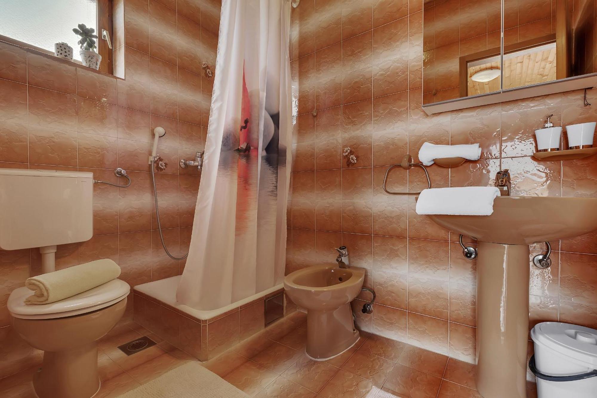 Apartment And Rooms Mila Макарска Екстериор снимка