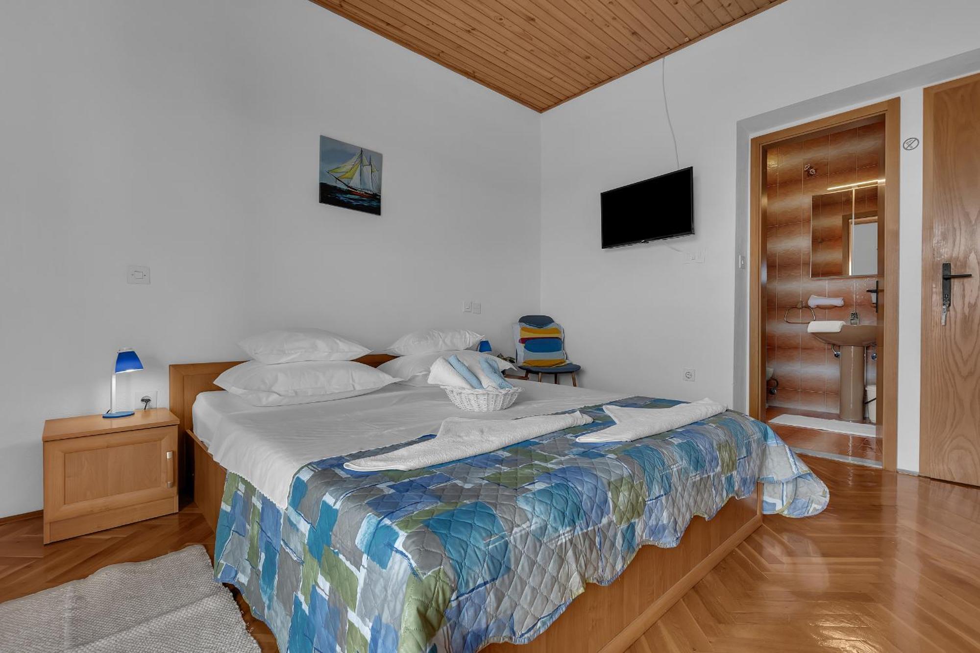 Apartment And Rooms Mila Макарска Екстериор снимка