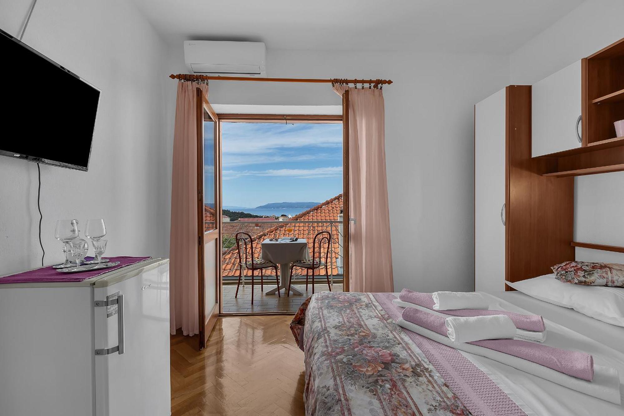 Apartment And Rooms Mila Макарска Екстериор снимка