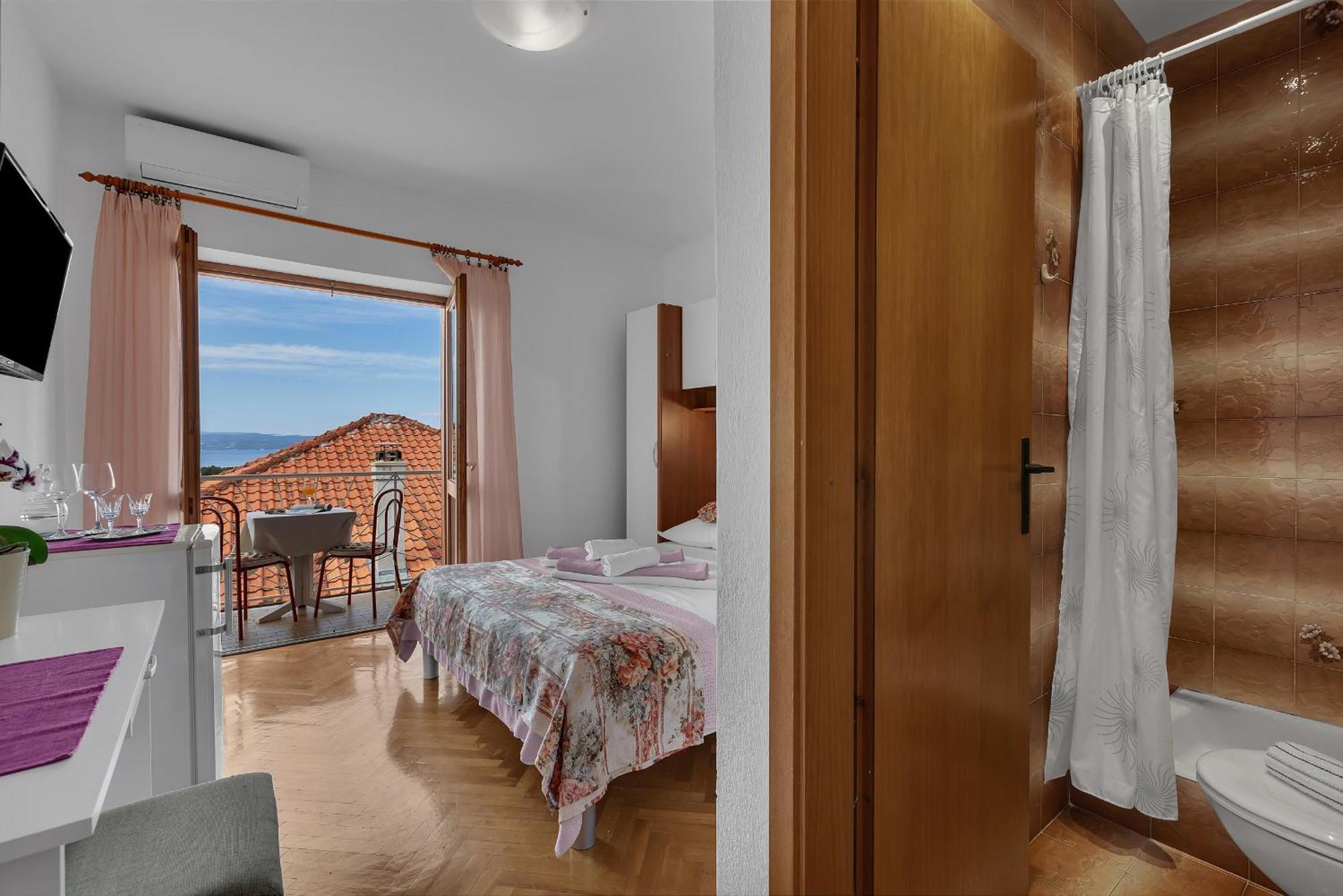 Apartment And Rooms Mila Макарска Екстериор снимка