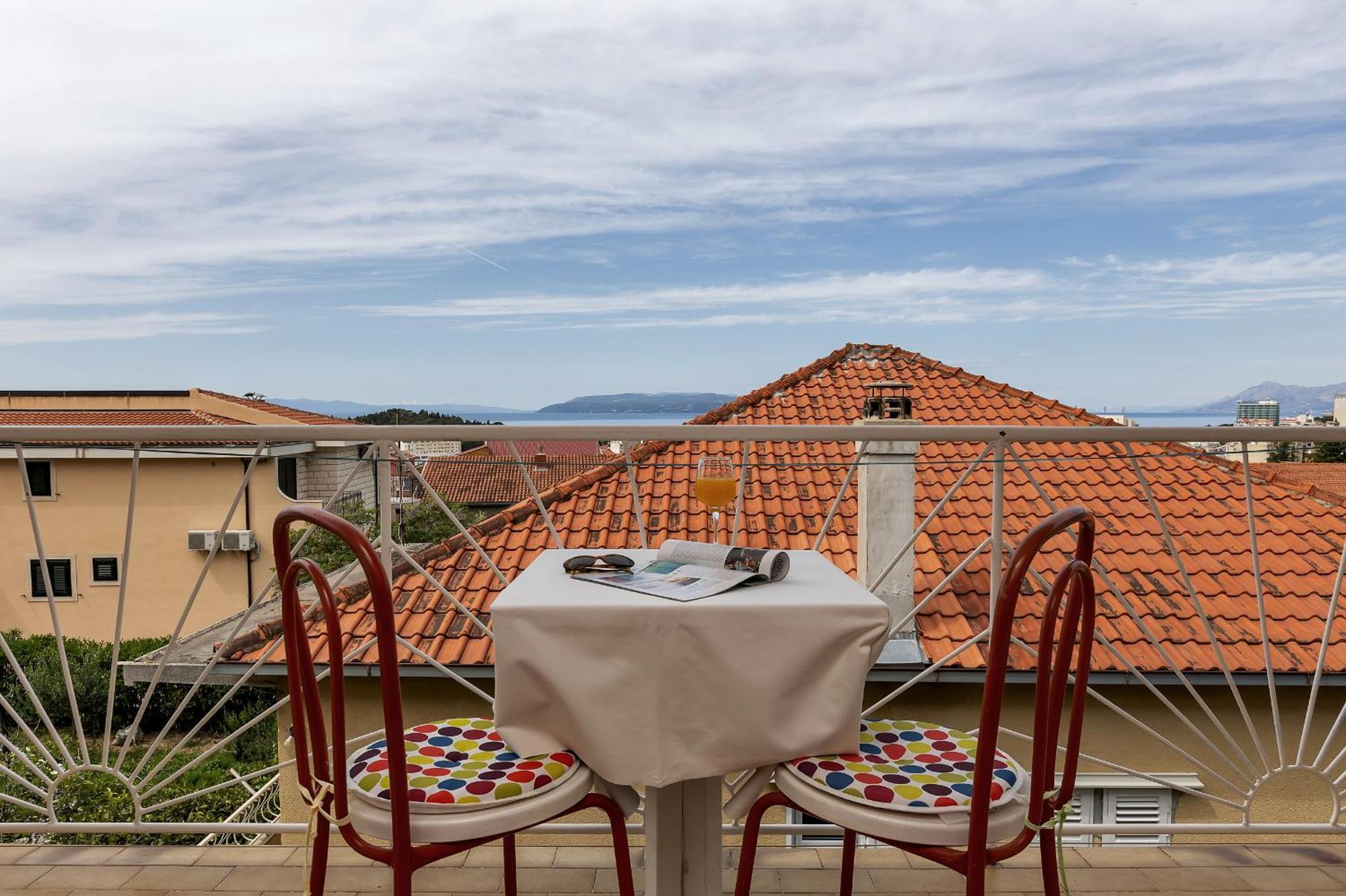 Apartment And Rooms Mila Макарска Екстериор снимка
