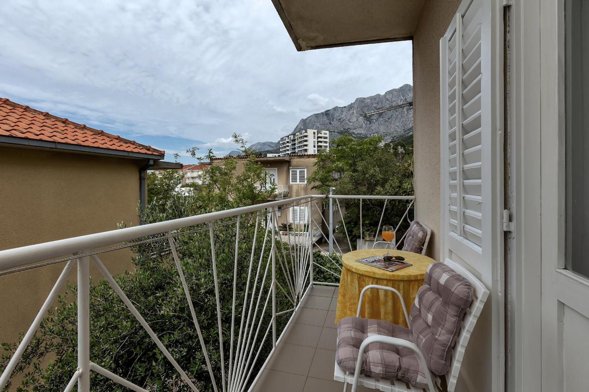 Apartment And Rooms Mila Макарска Екстериор снимка